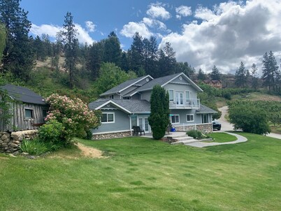 Cherry View Cottage (Approved for Short-term Rentals 2024)