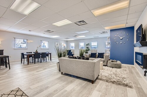 Live/Work Close - Spacious 1 Bdrm, + EV charging, South of Downtown Denver