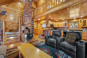 TV, peis og DVD-spiller