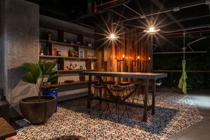 42-Zoll-Smart-TV mit Kabelempfang, Fernseher