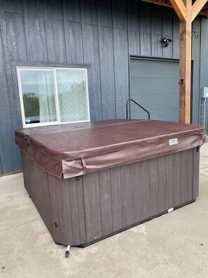 Tina de hidromasaje al aire libre