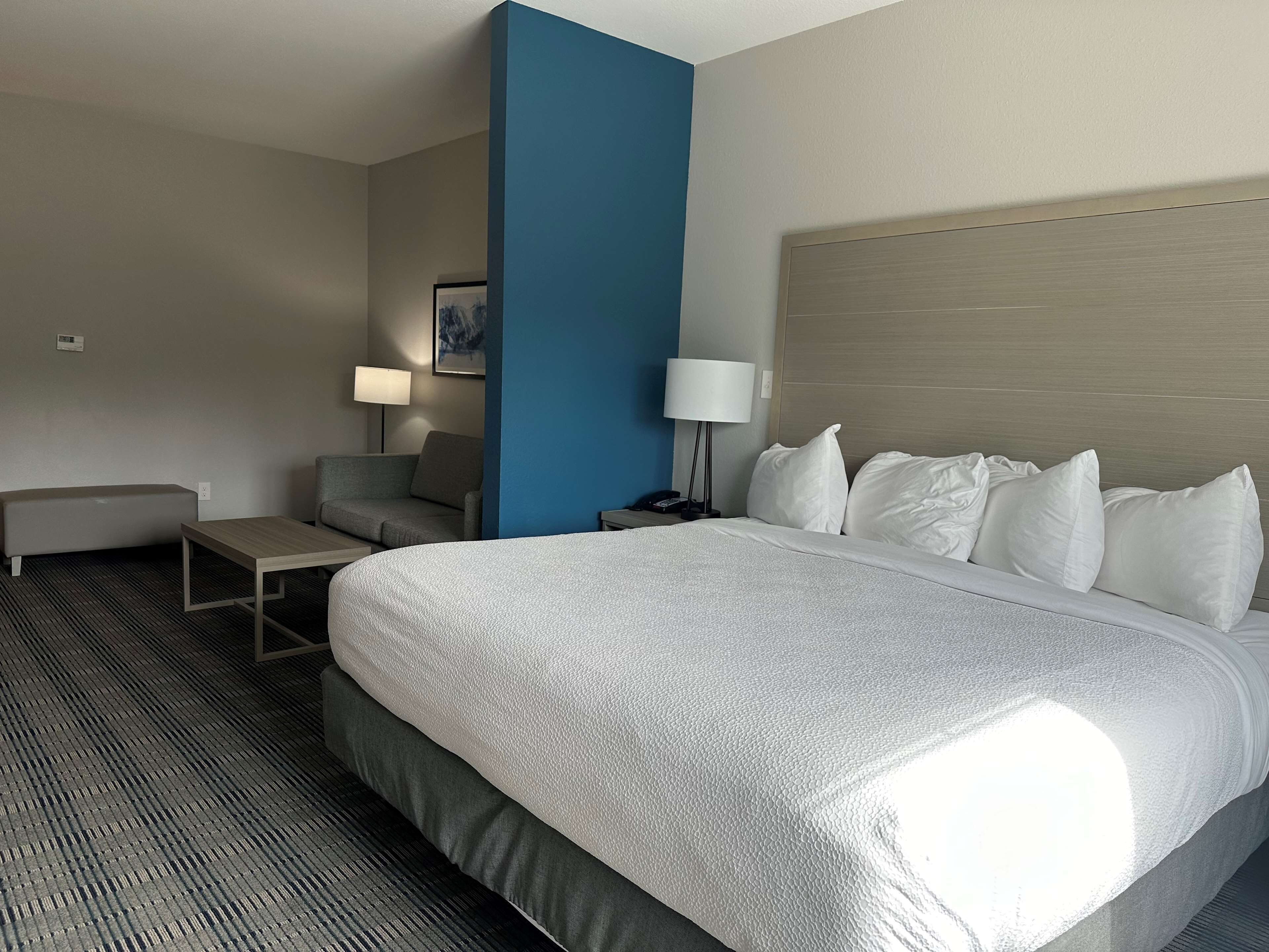 desk, laptop workspace, wifi, bed sheets