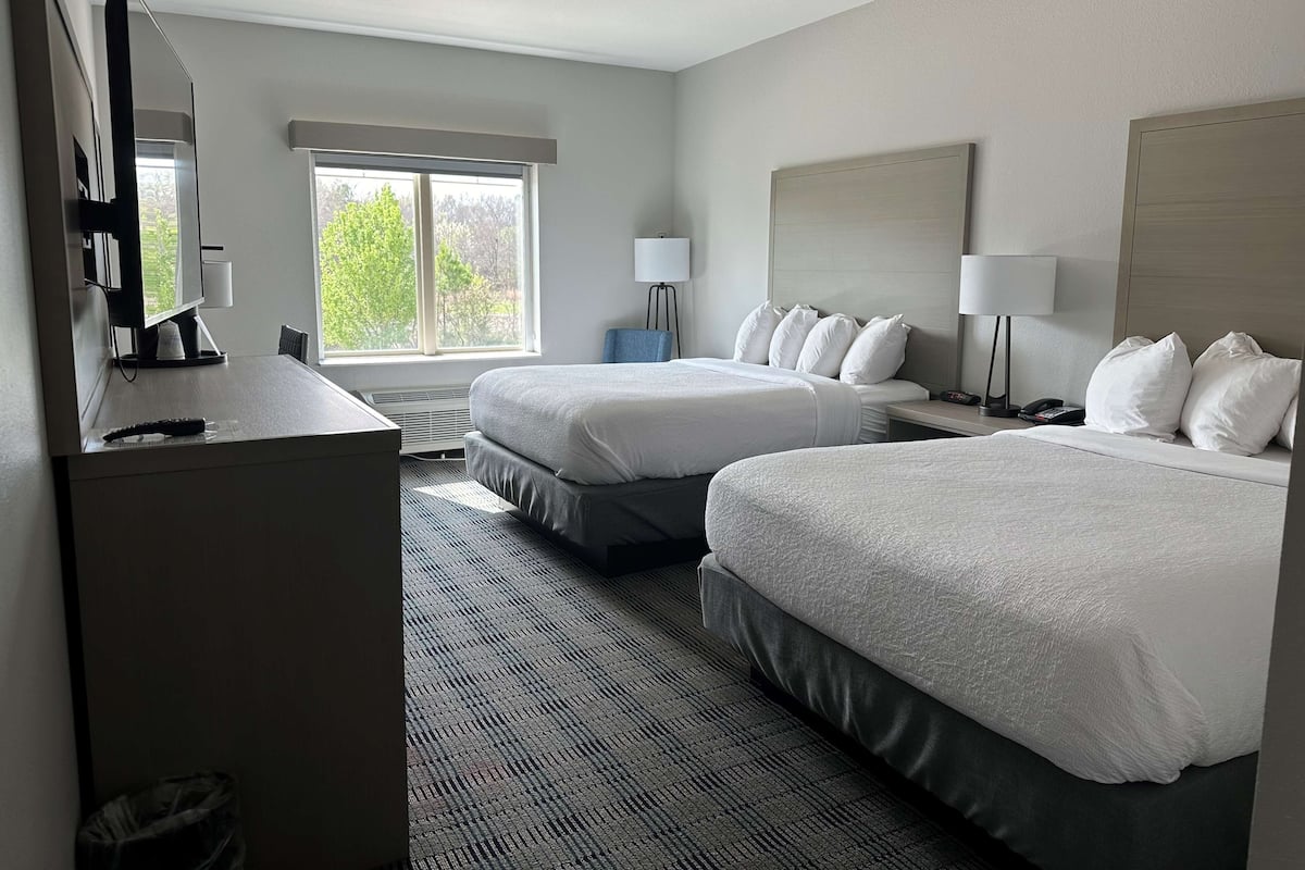 Pillowtop beds, desk, laptop workspace, WiFi