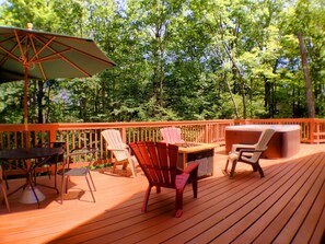 House, 5 Bedrooms | Balcony