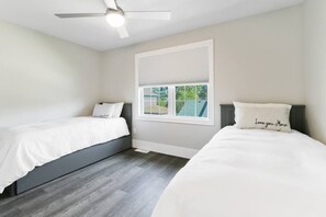 5 chambres, fer et planche à repasser, accès au Wi-Fi (inclus)