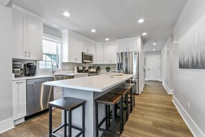 Fridge, microwave, oven, stovetop - Cozy Downtown Farmhouse on Wells, 5BR 3 BA Sleeps 15!! (Lake Geneva)