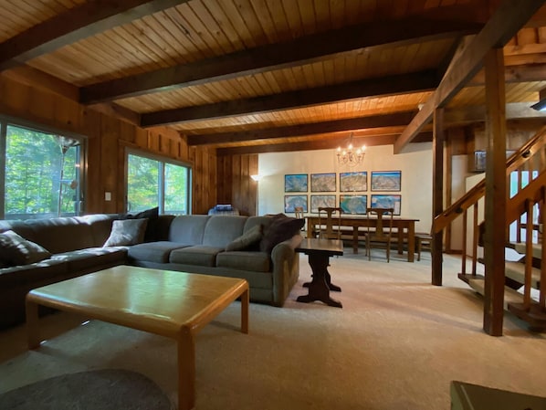 Condo, 3 Bedrooms | Living room