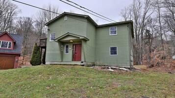 House, 4 Bedrooms | Exterior