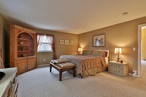 4 bedrooms, individually decorated, individually furnished - Tanglewood Blues by Killington Vacation Rentals (Killington)