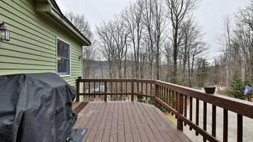 House, 4 Bedrooms | Balcony