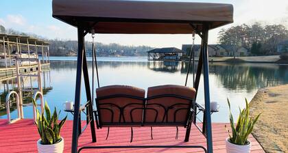 Spoil yourself with this beautiful Lake Balboa retreat