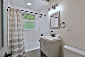 Duplex, 3 Bedrooms | Bathroom