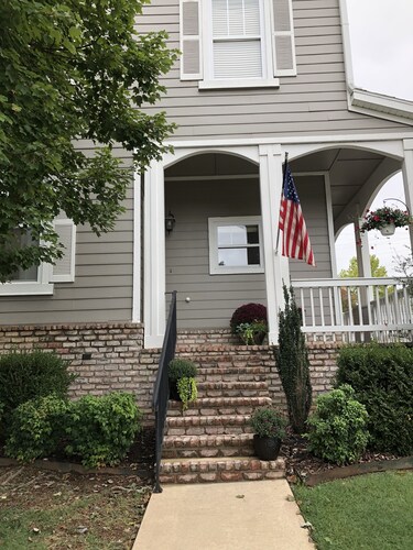 Luxury Escape close to Pinnacle Hills Promenade