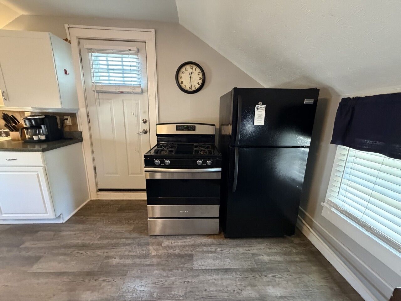 Refrigerador, microondas, horno, placa de cocina