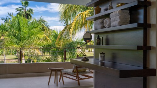 Lake View House In El Tigre Golf Club Near The Beach