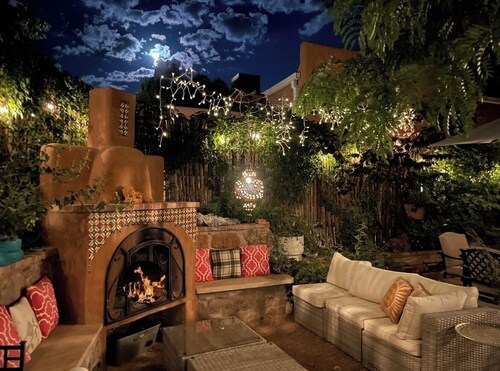 Elliot Barker Estate for Large Groups Stroll to Canyon Rd & Plaza