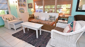 Unclassified image, 2 of 14, button - Little Palm Cottage (Sanibel)