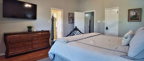 3 bedrooms, iron/ironing board, WiFi, wheelchair access