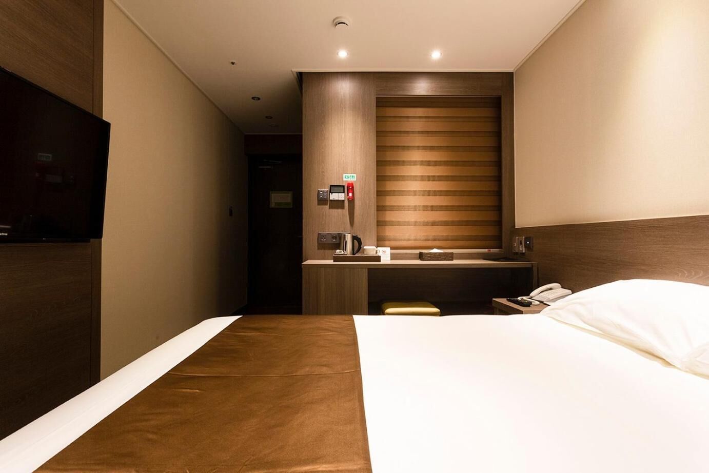 blackout curtains, soundproofing, free wifi, bed sheets