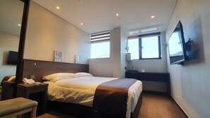 Signature Double Room, 1 Double Bed, Mountain View | Blackout curtains, soundproofing, free WiFi, bed sheets - Grandmillions Hotel (Seogwipo)