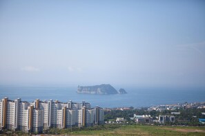 Beach - Grandmillions Hotel (Seogwipo)