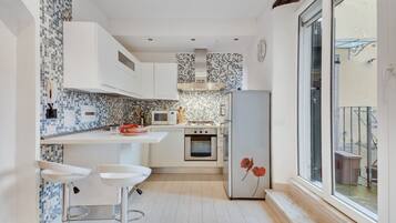 Mikrowelle, Ofen, Herdplatte, Geschirrspüler