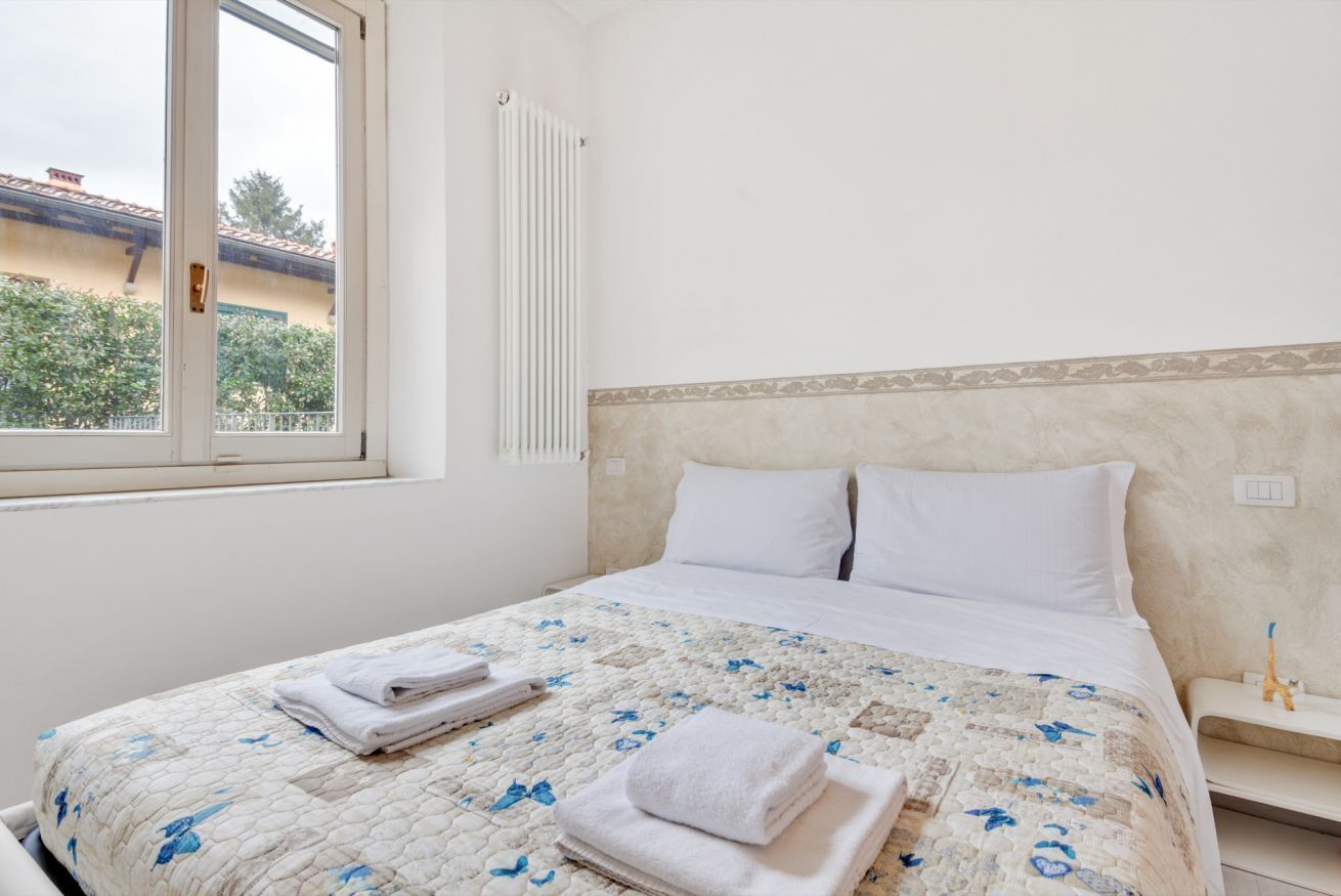 1 habitación, tabla de planchar con plancha y wifi 