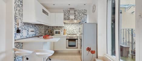 Microwave, oven, stovetop, dishwasher
