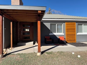 Exterior - Front row seats to nature. Your escape with a view (Monticello)