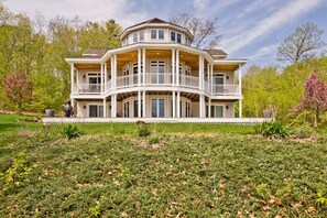 Exterior - Njoy Luxury - MUST experience this exclusive and stunning lakeview home  (Bridgton)