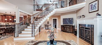 Njoy Luxury - MUST experience this exclusive and stunning lakeview home 