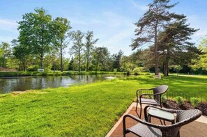 Property grounds - Relaxing Dog Friendly Resort Condo – Pool, Sauna & Year-Round Fun! (Harbor Springs)