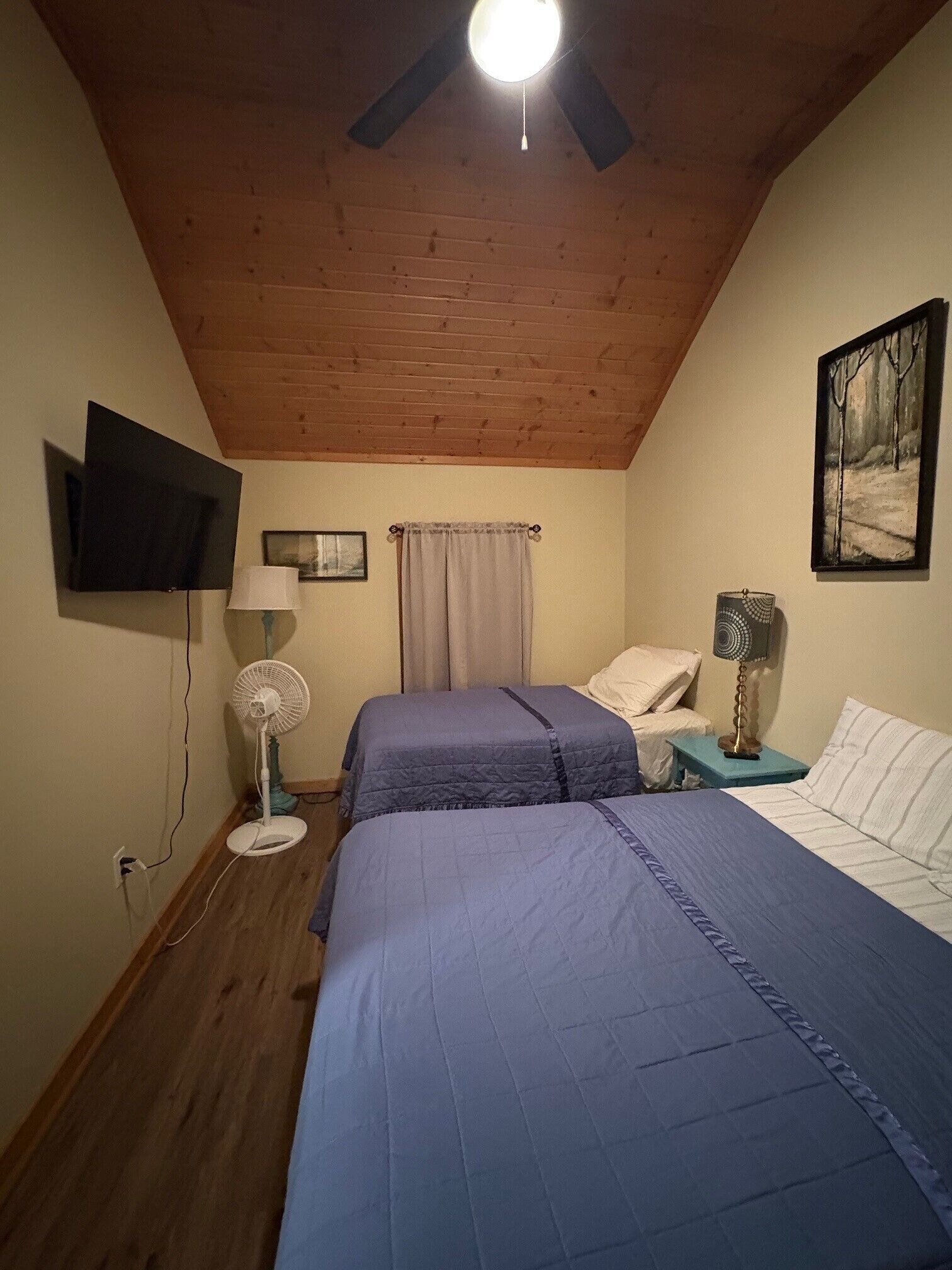 2 bedrooms, WiFi, bed sheets