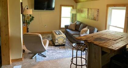 Private Woodsy Cabin close to River and Keosauqua