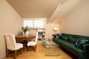 Interior - San Jacopo Top in Florence by Mmega (Firenze)