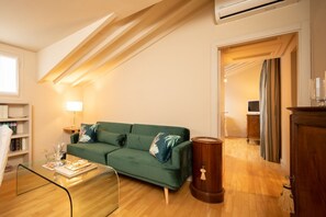 TV - San Jacopo Top in Florence by Mmega (Firenze)