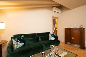 TV - San Jacopo Top in Florence by Mmega (Firenze)