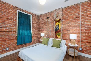 6 Schlafzimmer, Schreibtisch, WLAN