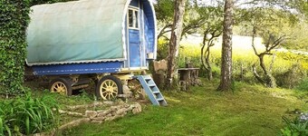 Stunning countryside bow top wagon
