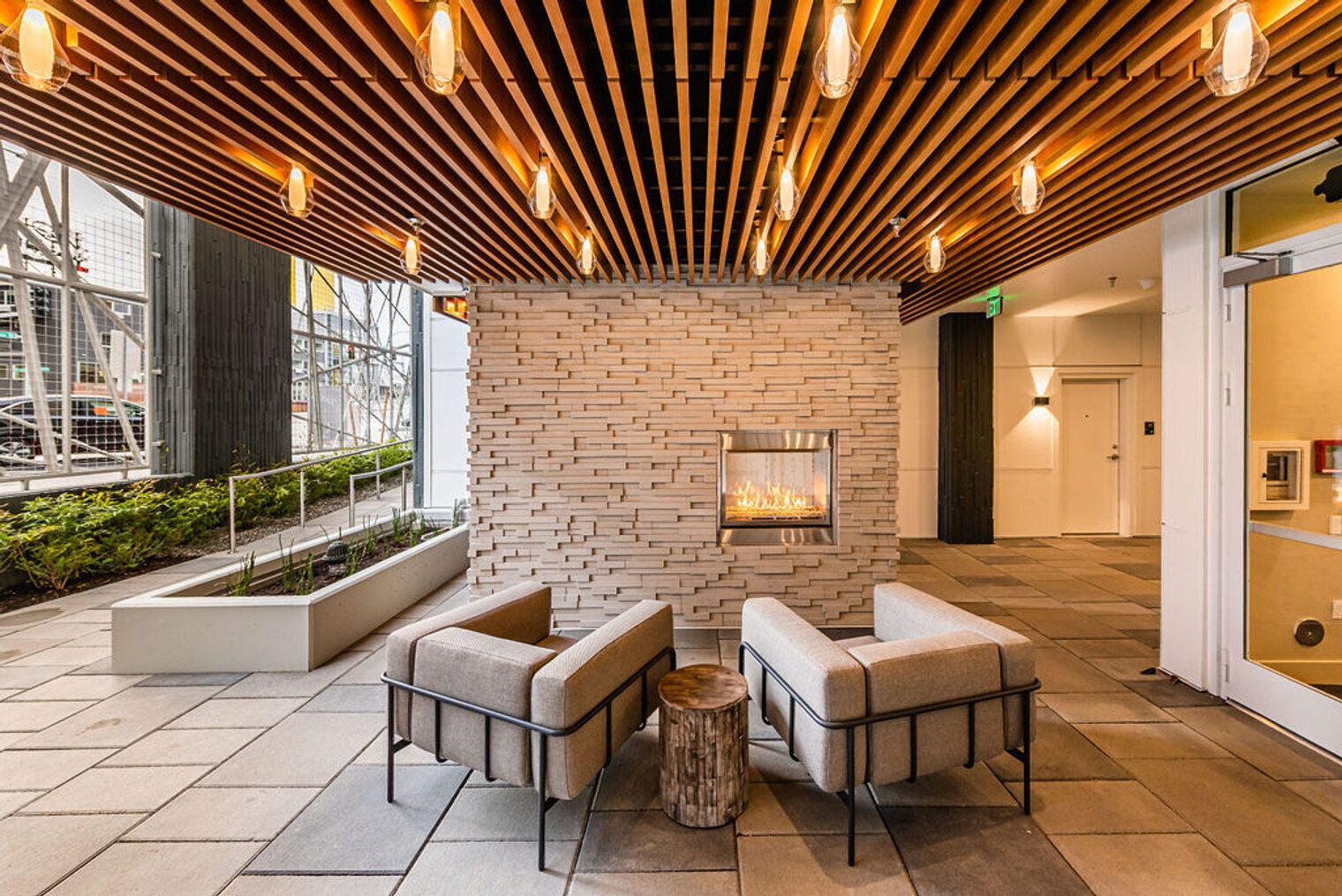 المنشأة من الداخل