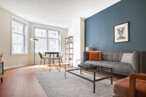 TV, stereo - Airy Foggy Bottom 1BR w/ Gym, Pool, W/D near World Bank by Blueground (Washington, D.C.)