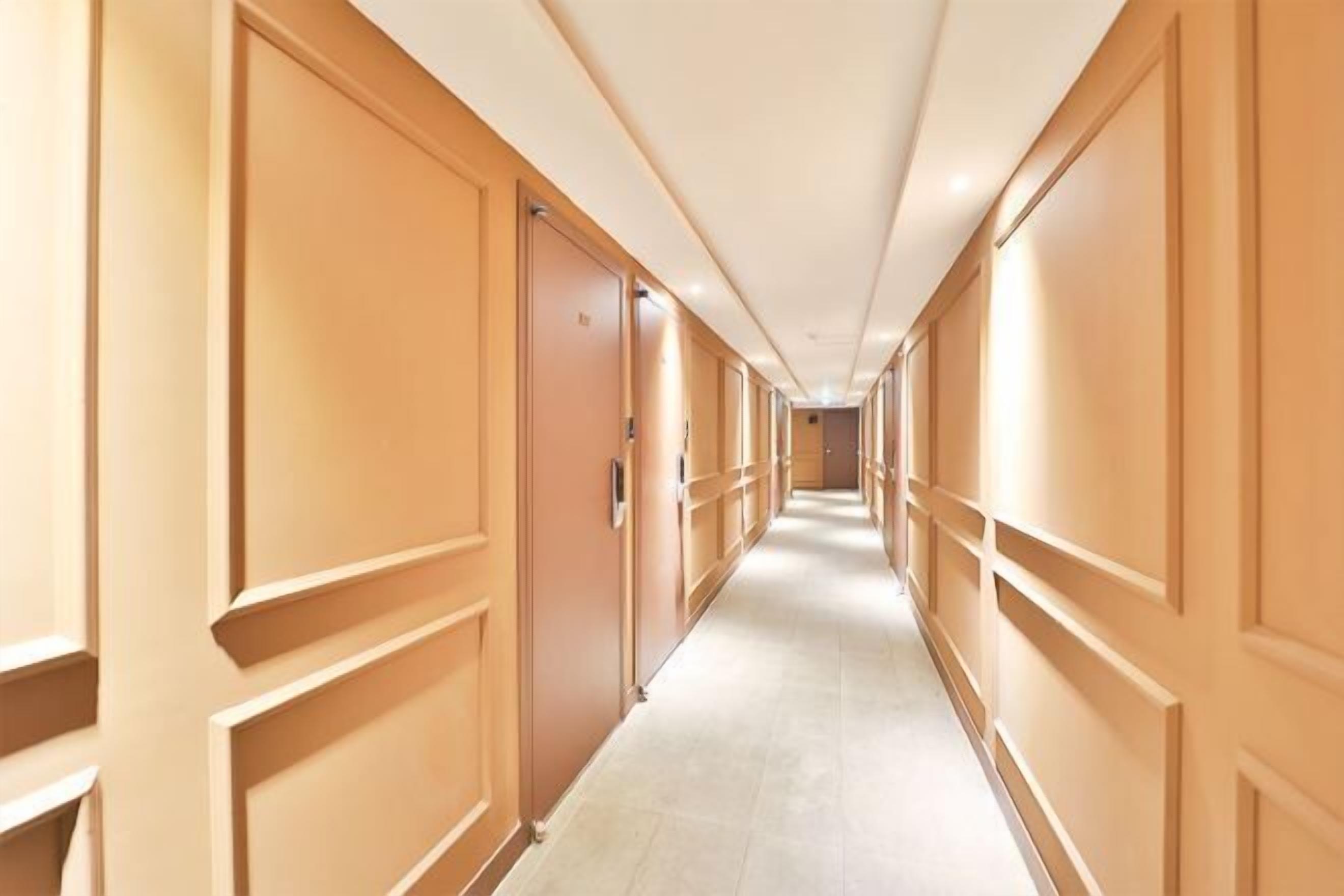 المنشأة من الداخل