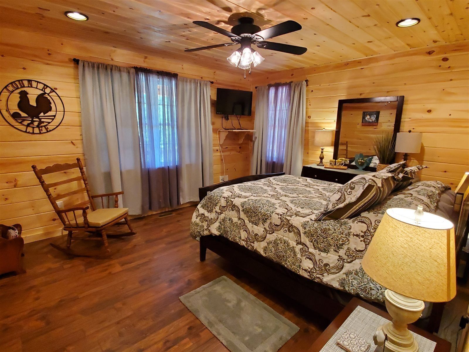 House (River_Rock_Cabin) | 3 bedrooms