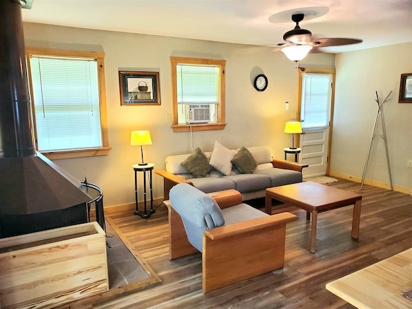 House (Steel_Driver_River_Cabin) | 2 bedrooms - Steel Driver River Cabin (Luray)