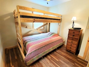 House (Steel_Driver_River_Cabin) | 2 bedrooms - Steel Driver River Cabin (Luray)
