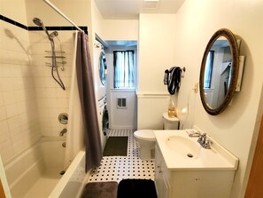 Maison (Steel_Driver_River_Cabin) | Salle de bain