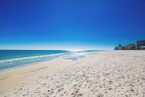 On the beach - Three Bedroom ~ Gulf Front ~ Pelican Pointe! (Orange Beach)