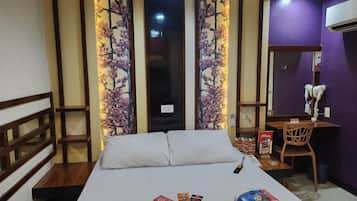 Chambre Exécutive, 1 grand lit | Wi-Fi gratuit, draps fournis