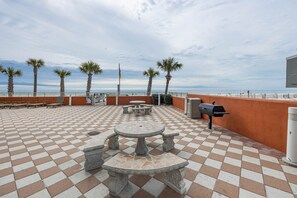 屋外ダイニングエリア