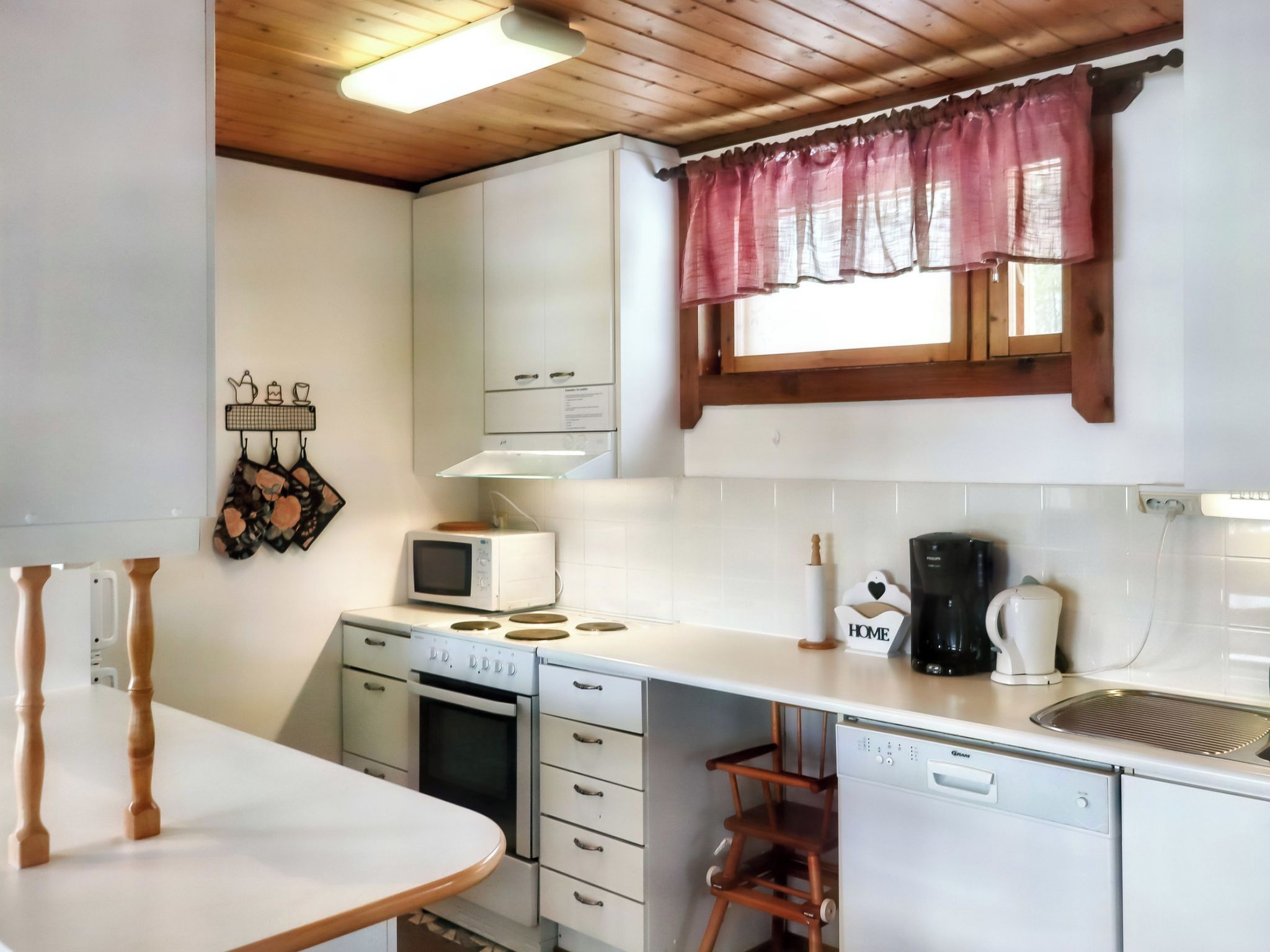 Fridge, microwave, dishwasher, cookware/dishes/utensils